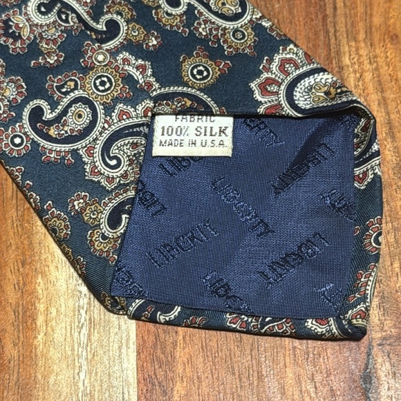 Gorgeous Liberty of London 100% silk tie - Picture 5 of 5